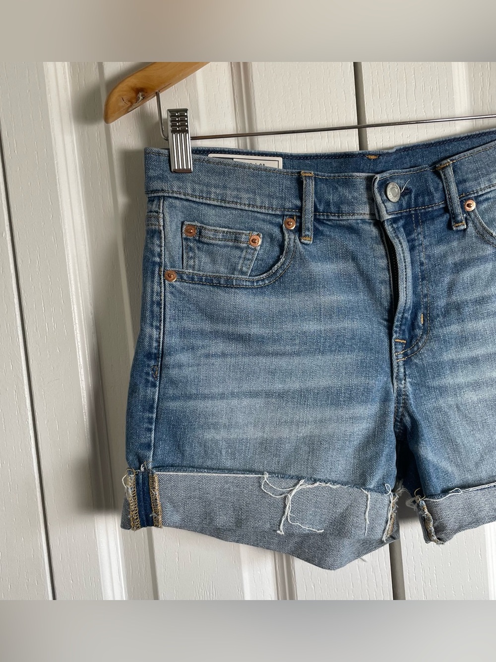 Gap 5” Mid Rise Denim Shorts Women’s 25 | 0 Blue Cuffed Stretch Casual Preppy - Picture 2 of 13